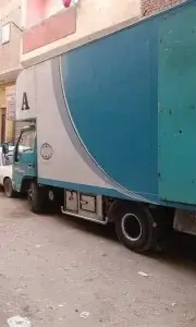 سيارات نقل اثاث في الحي الاسباني