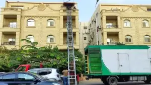 سيارات نقل اثاث في ميدان النافورة